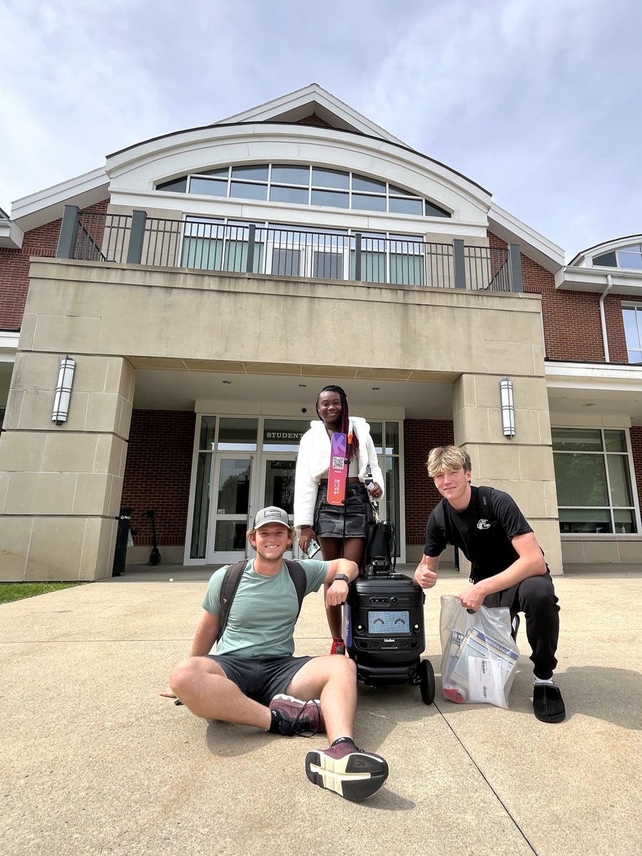 gokiwibot's tweet image. Hello Colonels! @CurryEdu are you ready for another semester of deliveries? 💫
@sodexoUSA #robot #deliveryrobot