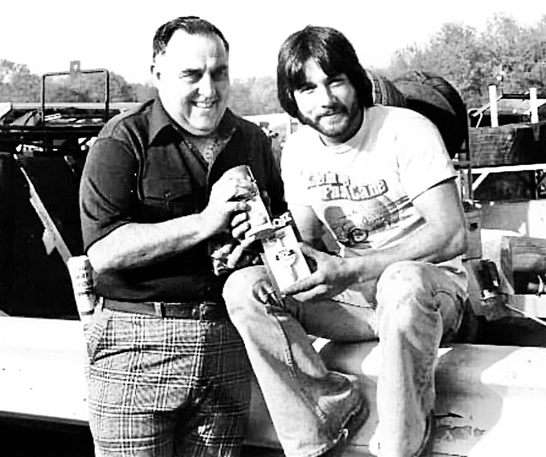 Came across this fun shot of Don Martin &amp; Brad Doty at Lernerville... with what appears to be a razor and can of shaving cream!😀
What was this all about <a href="/braddoty18/">Brad Doty</a> ?🤔
(Henry Louis Shaner Share)