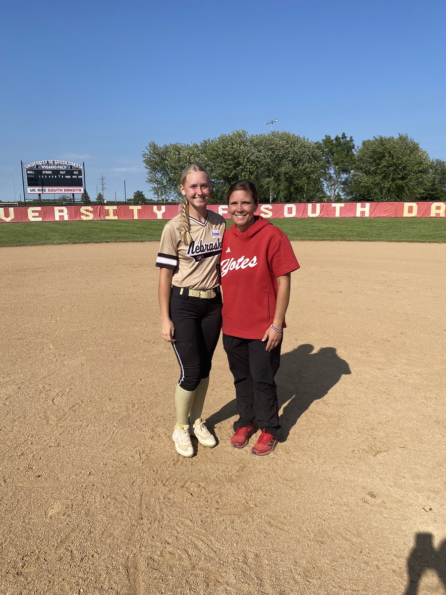HaydonChesney27's tweet photo. Thank you USD coaches and players for the great camp this weekend!  Loved getting to learn more about your program. @SDCoyotesSB @USDCoachWags @Coach_Piv https://t.co/oKdbkphWtX