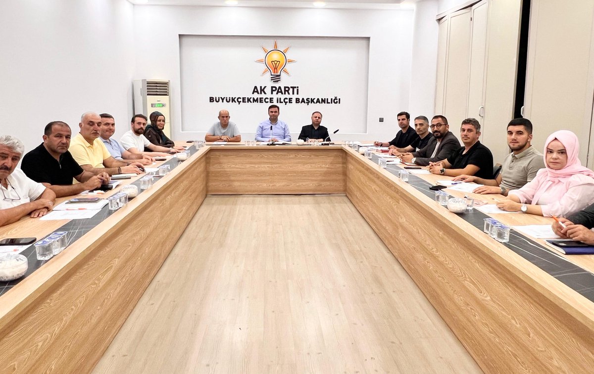 akbcekmece's tweet photo. İlçe Başkanımız Sn. Mahmut Yusuf’un başkanlığında Yürütme Kurulu toplantımızı gerçekleştirdik. Ardından, 
İl Yönetim Kurulu Üyemiz Sn. Mustafa Bayram’ın katılımıyla Yönetim Kurulu toplantımızı icra ederek gündemimizdeki konuları değerlendirdik.

Toplantımızın hayırlara vesile olmasını dileriz

#GüçlüBirBüyükçekmeceİçin

@abuyukgumus
@abdullahozdemir
@aslanyus
@rfatkutlu
@mstbayramm
@akpartiistanbul