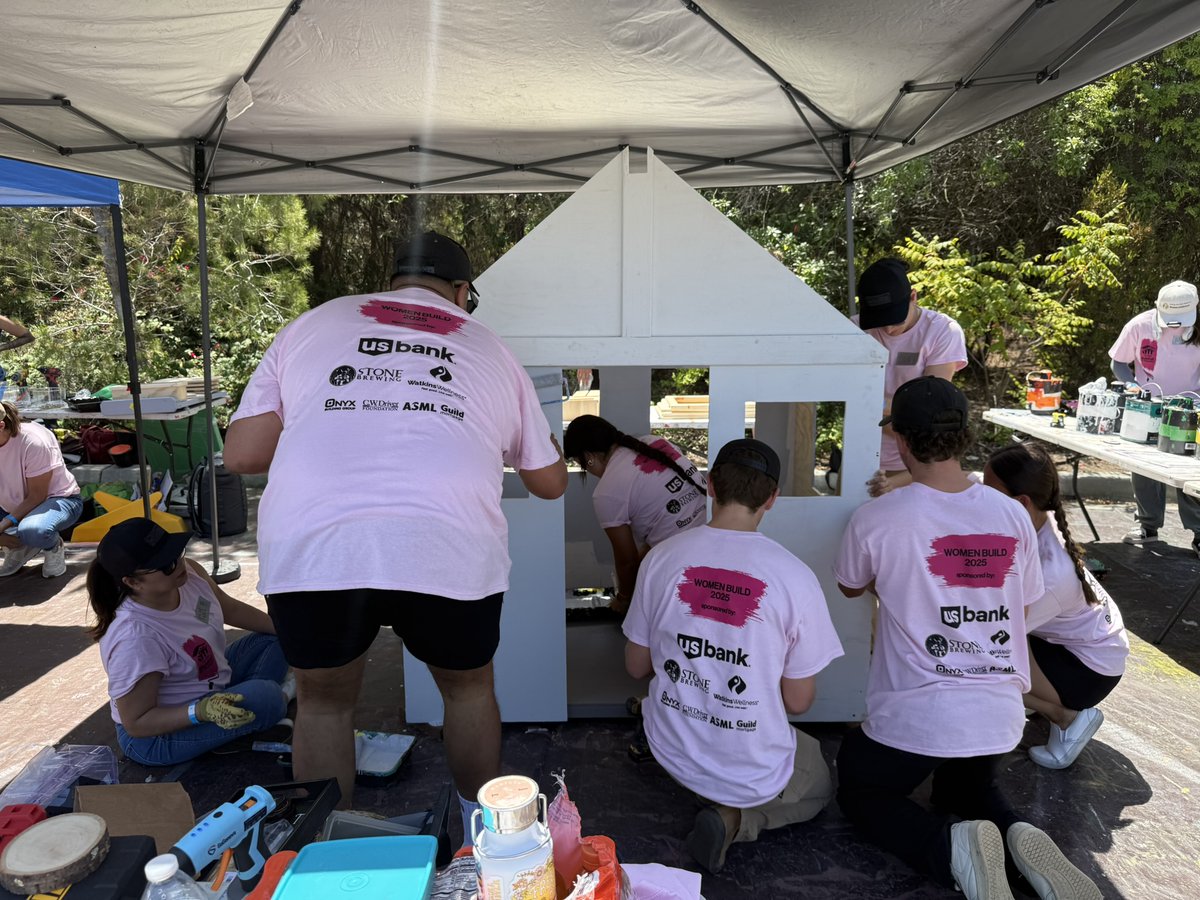 CWDriverCos's tweet image. Our team joined San Diego Habitat for Humanity’s Women Build Playhouse Competition at Stone Brewery in Escondido. In just 3 hours, we built a “Castle” playhouse, earning special recognition and plenty of smiles. Proud to support our community. #CWDriverCos