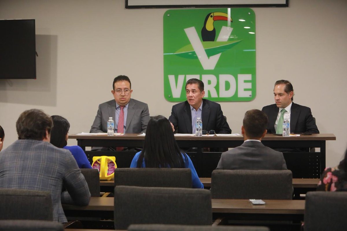 Las y los <a href="/DiputadosVerdes/">Diputados Verdes</a> llevamos a cabo nuestra reunión previa para revisar los asuntos que se abordarán en las sesiones del día de hoy.