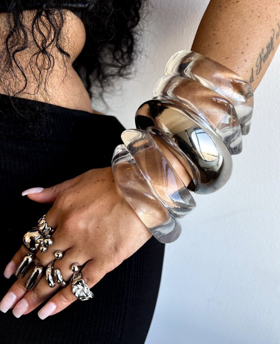 Rareify02's tweet image. The perfect stacks for fall and winter ✨