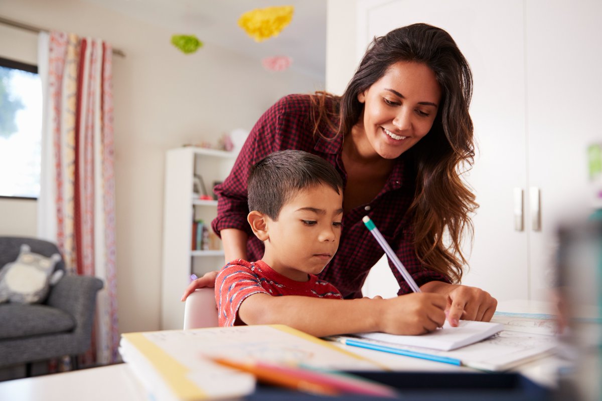 CampInvention's tweet image. There are six key elements to creating the best homework station for your child:

🏠 Select a quiet space
🛋️ Make it cozy and functional
🍟 Set up a snack drawer
 
Discover the other three over on our blog! bit.ly/3kKtjoP #Homework