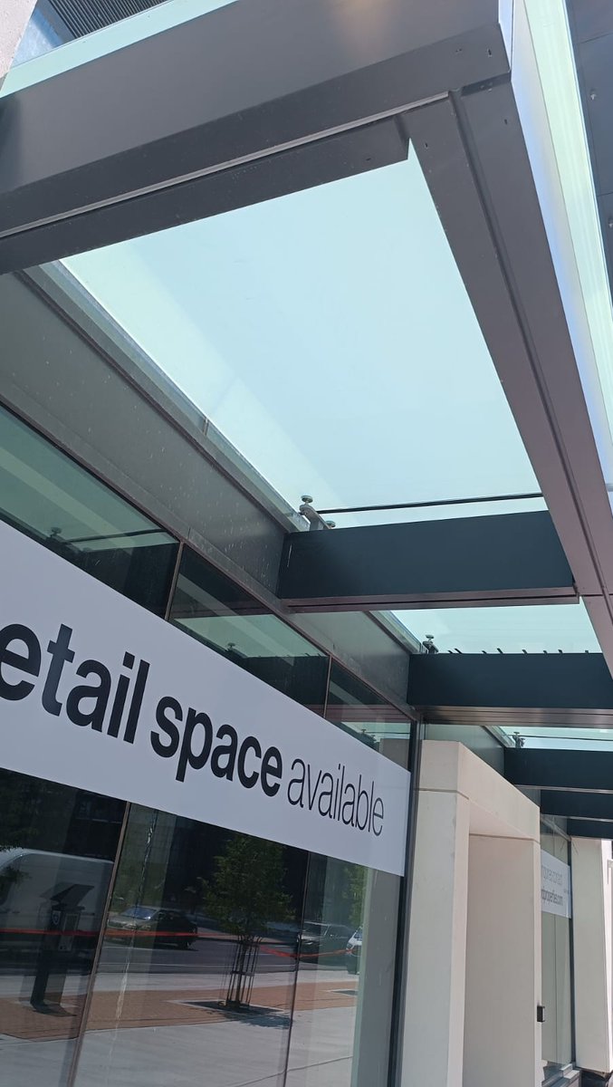 Novum engineered, fabricated, and installed the glass and fittings for 5 canopies at Block 8 in Toronto, ON.  Novum’s Point Supported Glass System was selected to provide visually sharp edges. The glass is a clear, laminated glass with two clear SG interlayers.

#novum
#canopy