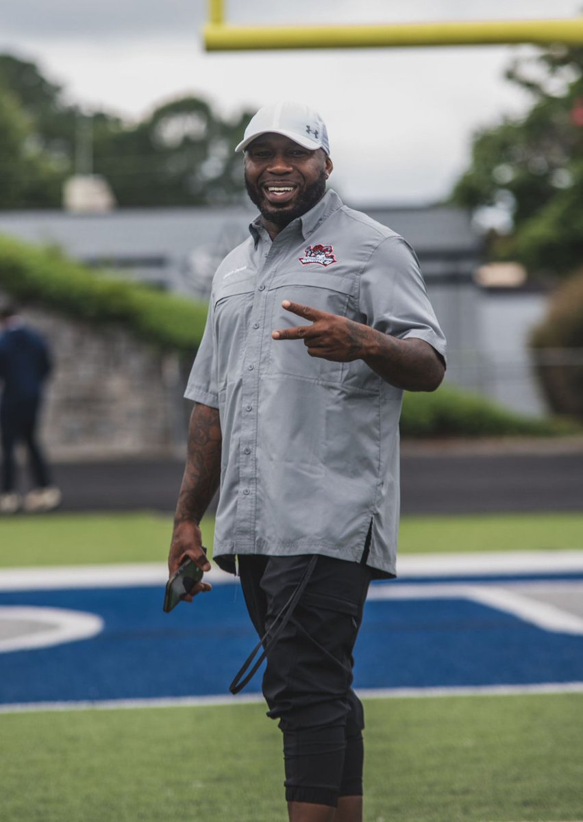 Nobody wanted to open the door for me with this recruiting stuff, so I kicked it in and it's been up ever since.

Woke up to 75,000 followers 🫡