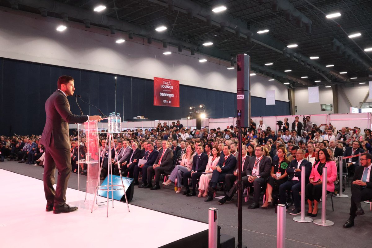 caintra_nl's tweet photo. El Gobernador Samuel García @samuel_garcias dedica mensaje en inauguración de Expo Pyme 2025 

Samuel García destacó el liderazgo de Nuevo León en empleo, ingresos y formalidad durante su visita a la #ExpoPymeCAINTRA. Reafirmamos nuestro compromiso de trabajar juntos para seguir impulsando la economía que nos posiciona como el estado #1.

¡Sigamos haciendo grande a Nuevo León!

#NLNumberOne #GobiernoDeNL #Innovación