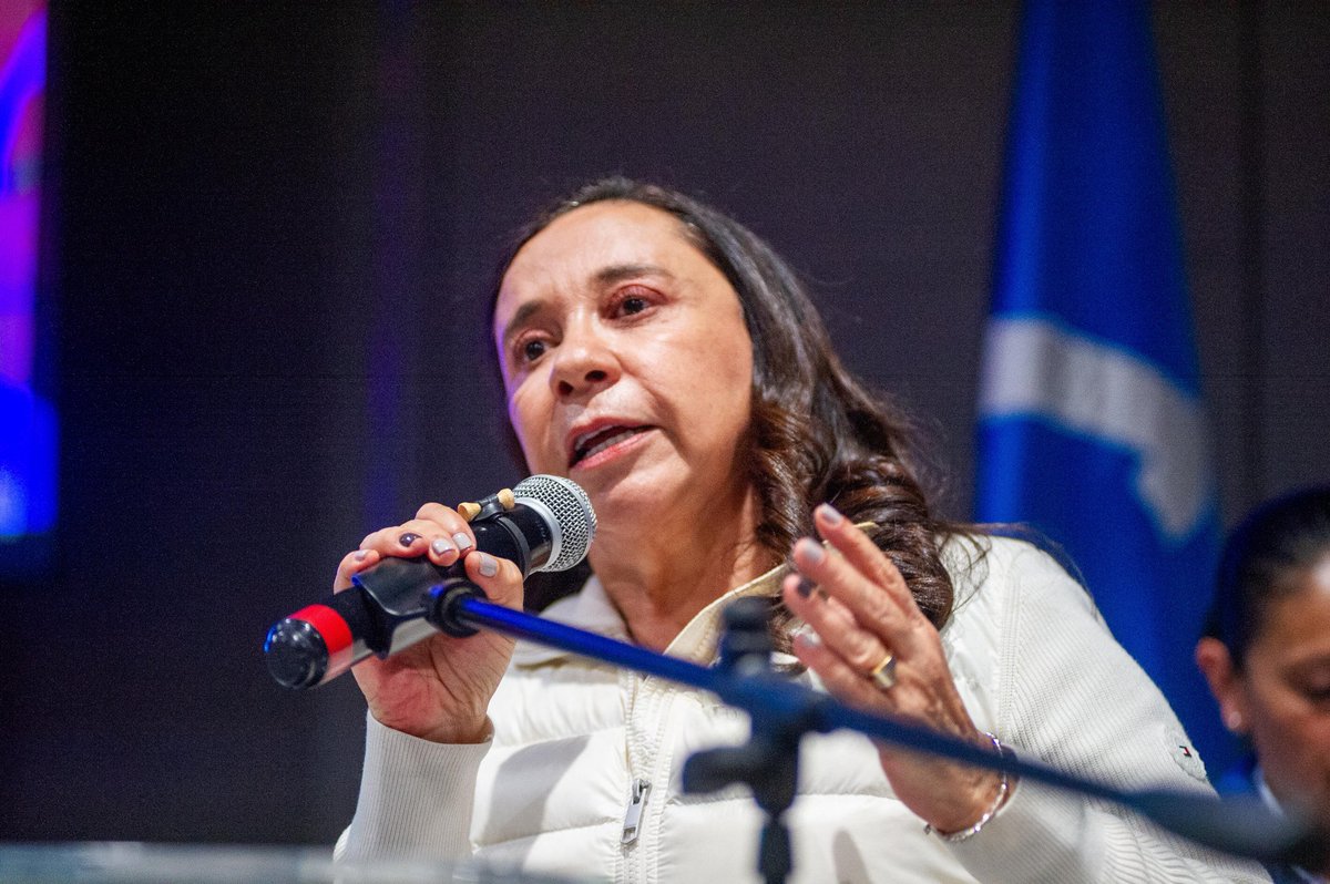 Partido Conservador (@soyconservador) on Twitter photo <a href="/EfrainCepeda/">Efrain Cepeda</a> Nuestra senadora @soledadtamayot, el representante de Cundinamarca <a href="/JRobertoSalazar/">Julio Roberto Salazar Perdomo</a> y los diputados Rafael Tamayo y Constanza Ramos reafirman el compromiso conjunto del Partido con las Nuevas Generaciones y los futuros consejeros de juventud. 💙🇨🇴 <a href="/EfrainCepeda/">Efrain Cepeda</a> Nuestra senadora @soledadtamayot, el representante de Cundinamarca <a href="/JRobertoSalazar/">Julio Roberto Salazar Perdomo</a> y los diputados Rafael Tamayo y Constanza Ramos reafirman el compromiso conjunto del Partido con las Nuevas Generaciones y los futuros consejeros de juventud. 💙🇨🇴