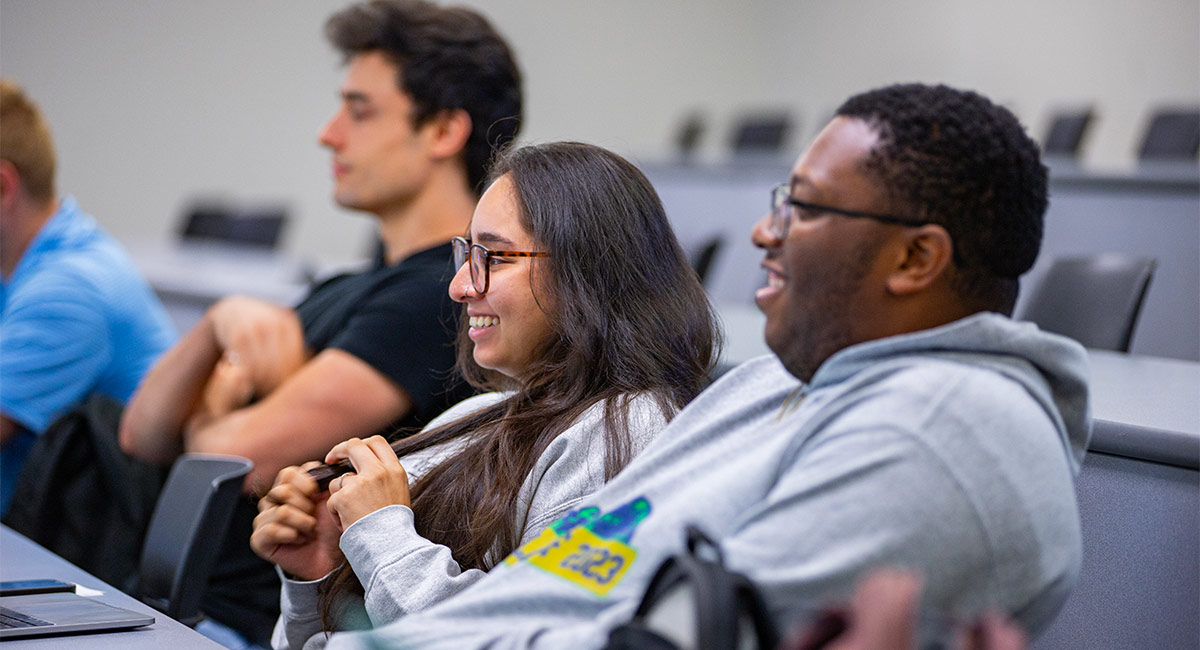 Wondering how Artificial Intelligence can be applied in health care? <a href="/UofSCSOMC/">USC School of Medicine Columbia</a>’s AI in Medicine Extracurricular Track equips students with the foundations of AI, building the skills needed to understand, apply, and evaluate its role. 
bit.ly/4g9aBV6  
#USCHealthSciences