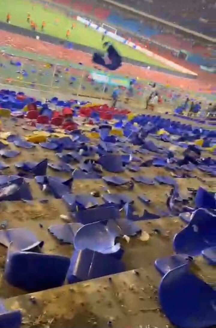 Fin du match : score final — UDPS 2 - 3 Sénégal.

Après le match .
Félicitations à nos léopards qui ont joué de la même manière que Félix tshisekedi tshilombo gère le pays 🙏🙏.
Bino bokende wapi ???
Bokende wapi ???
Emmanueleeeeeee ,emma ,emma kumama,elie elie kitisa moto🤣🤩.