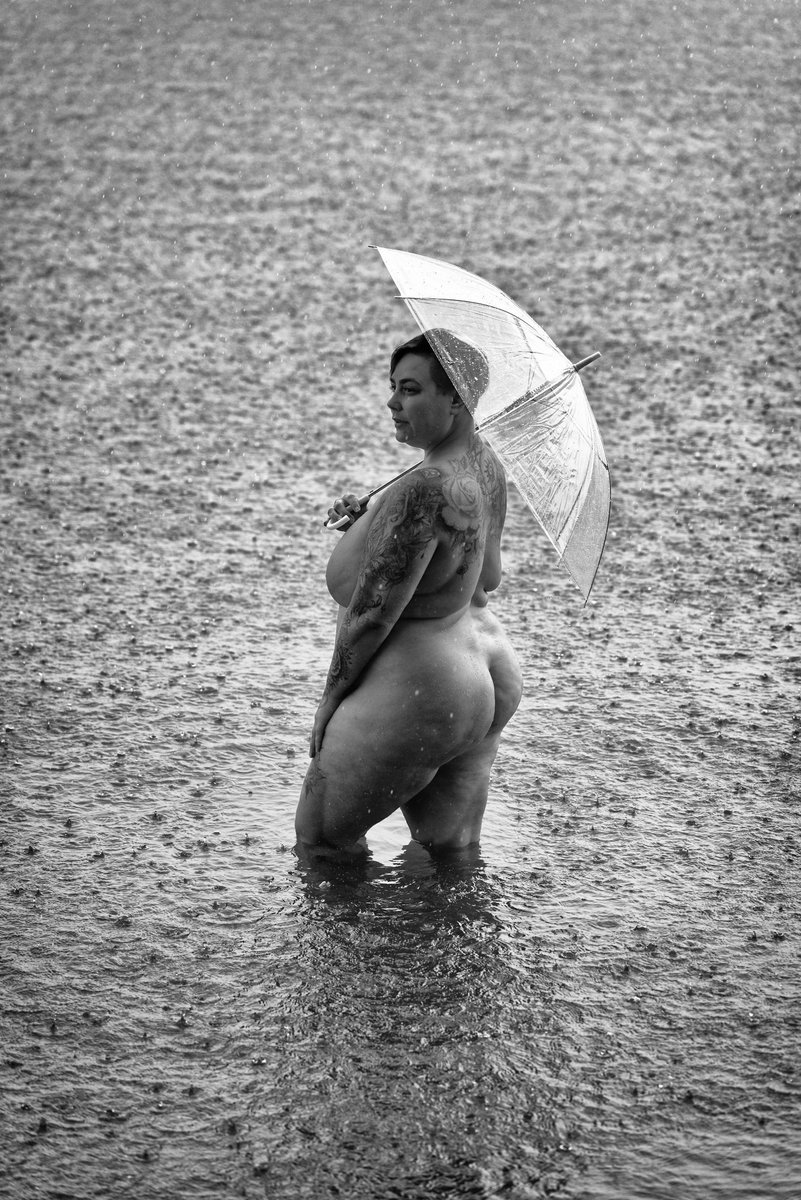 Fiddler Of Light (@offiddler) on Twitter photo Es regnet
Wie leicht kann man sich bei Regenwetter eine Erkältung einfangen? Um so wichtiger ist es, in jeder Situation einen Schirm dabei zu haben um sich optimal vor dem kalten Nass schützen zu können.
Macht es wie die liebe <a href="/Isabelle_Bella_/">Isabelle Bella</a>
Dann kann nix passieren. Es regnet
Wie leicht kann man sich bei Regenwetter eine Erkältung einfangen? Um so wichtiger ist es, in jeder Situation einen Schirm dabei zu haben um sich optimal vor dem kalten Nass schützen zu können.
Macht es wie die liebe <a href="/Isabelle_Bella_/">Isabelle Bella</a>
Dann kann nix passieren.