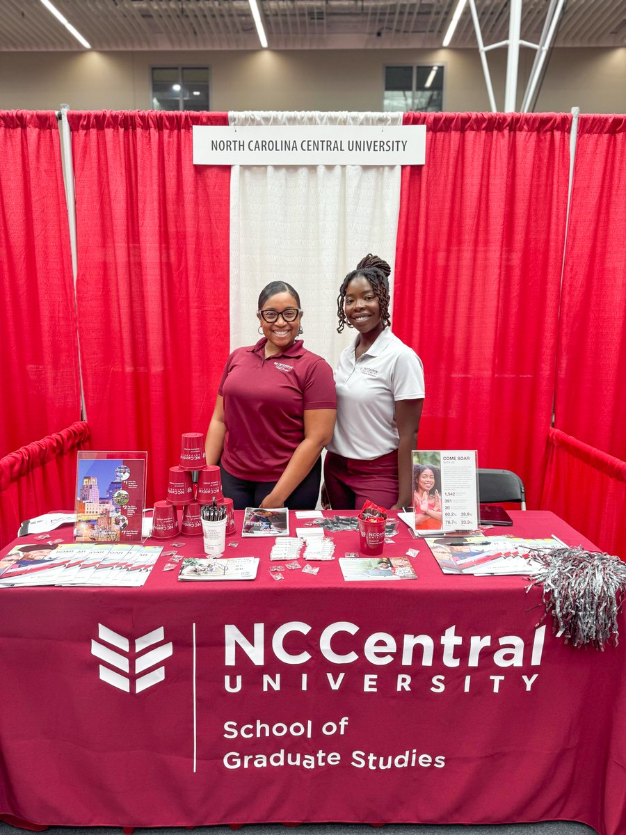 nccusgs's tweet image. From Rams to Eagles 🦅

Shoutout to Kiera and Lauren for repping the NCCU Graduate School at the WSSU Fall Career and Graduate School Expo today!

#NCCUGraduateSchool #Admissions #HBCUExcellence #MasterYourPath