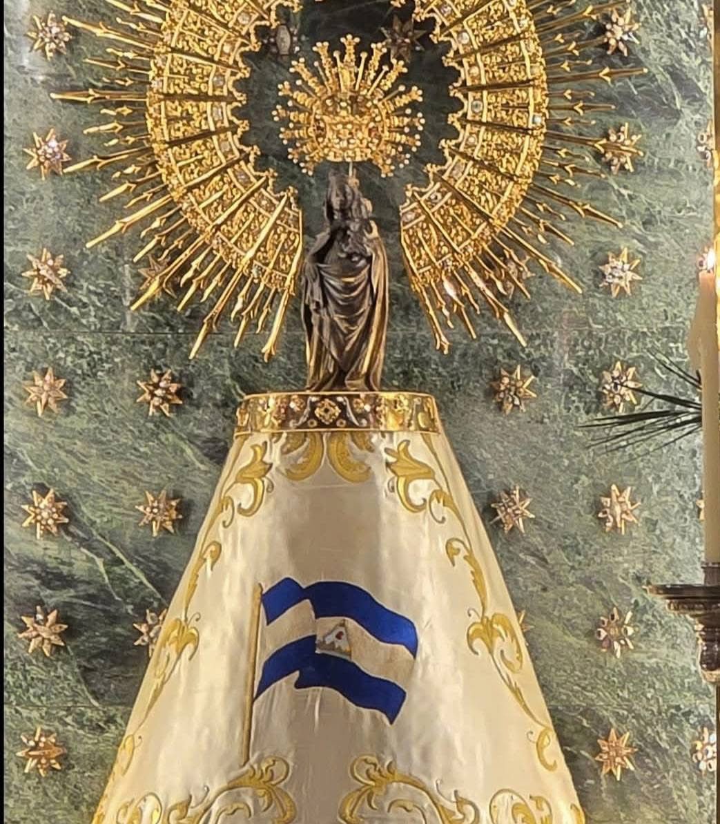 Nuestra Señora del Pilar de Zaragoza España, luce hoy un manto donado por los Católicos de Nicaragua en 1961. Que ella interceda por nuestra patria y nuestra Iglesia Nicaragüenses.

Del fb <a href="/JosephLDiazCruz/">Pbro. José Luis Diaz Cruz.🇳🇮🇻🇦</a>