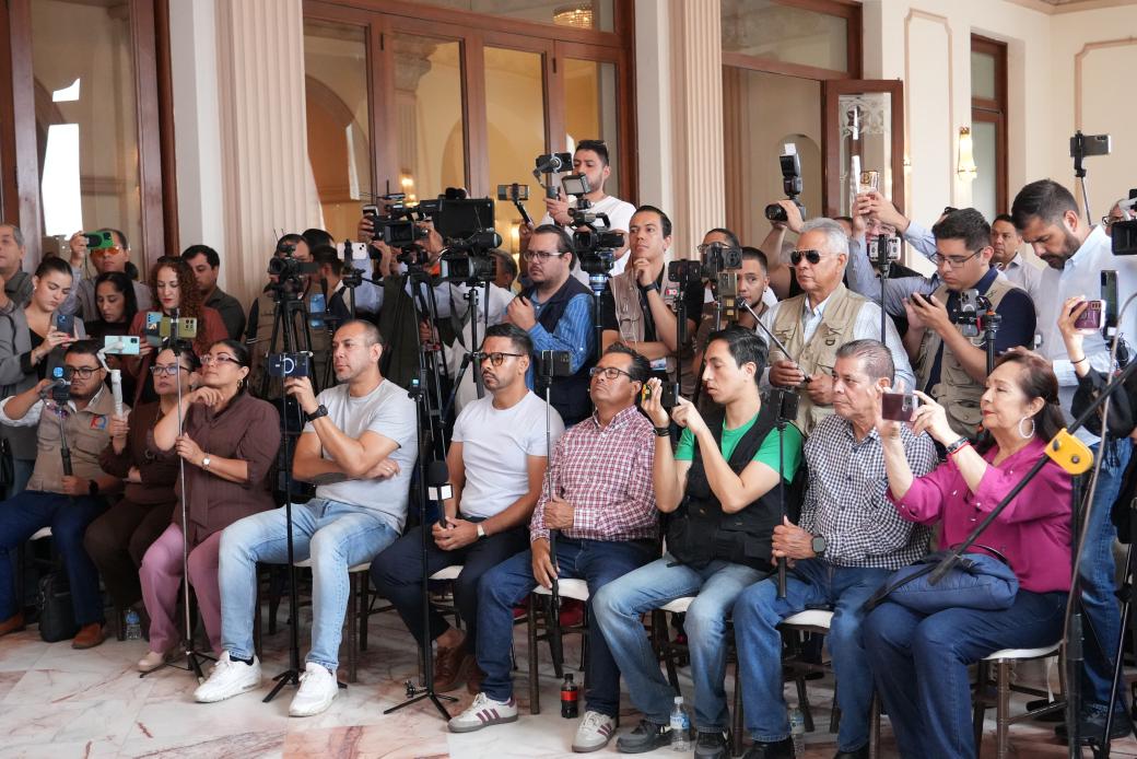 Como coordinador del Grupo Parlamentario de Morena en el <a href="/CongresoDurango/">Congreso Durango</a>, me sumo al trabajo en unidad con las demas fuerzas políticas por el avance de Durango. 

Seguiré siendo la voz de nuestro distrito 07, atentos a las necesidades de la gente y gestionando la reparación de