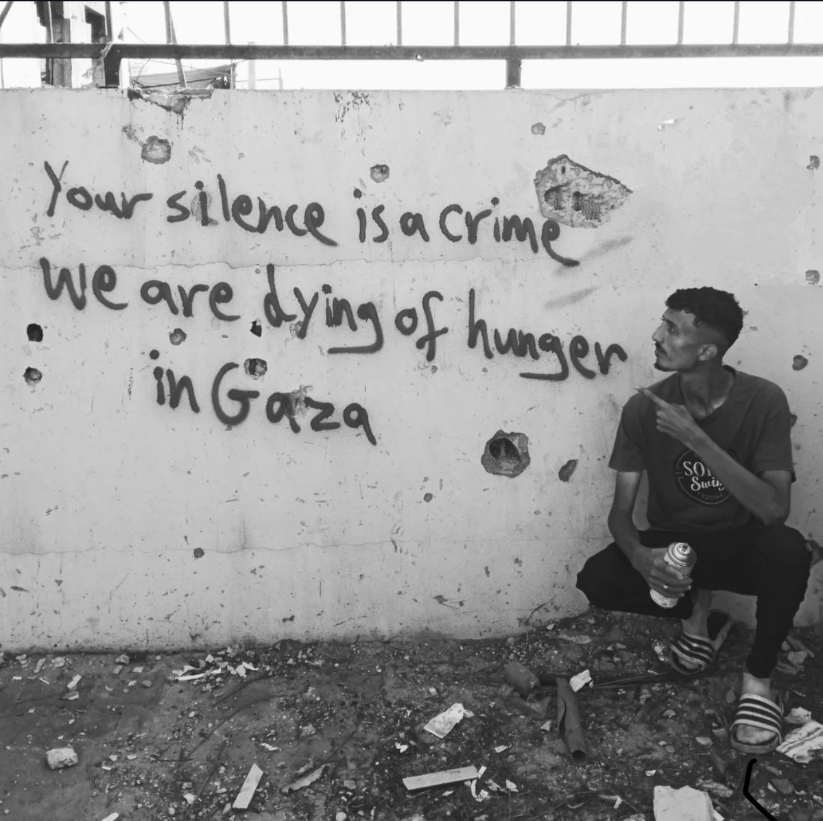 ShaykhSulaiman's tweet photo. “You silence is a crime, we are dying of hunger in Gaza” https://t.co/aBB6lrFPkH