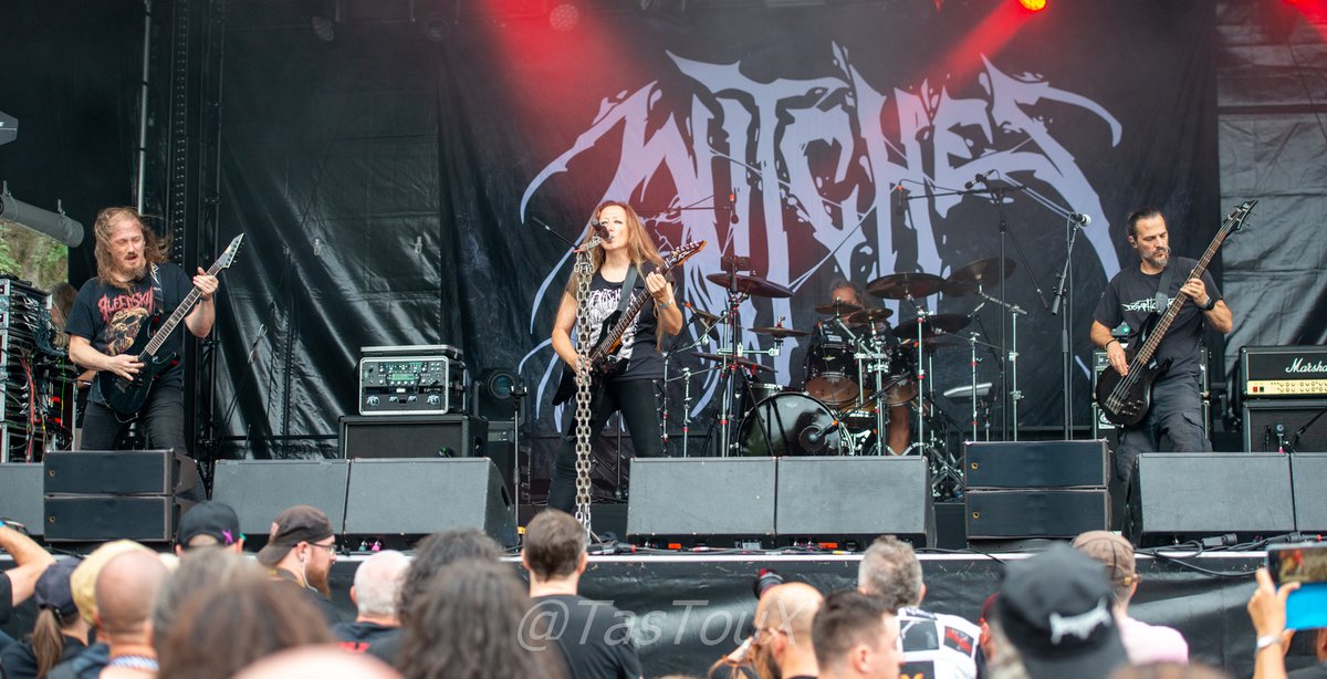 WitchesMetal's tweet photo. Merci Mennecy Metal Fest pour cette ambiance de folie!
Ce fut l'occasion pour nous de rejouer sur scène Witching Hour avec Jeff Dunn aka Mantas ! 
Maximum Respect, Jeff ! Thanks a lot for this moment ! It was a blast ! 
Merci à Tas Toux et Johan pour les photos ! https://t.co/Ha5pEcqBZp