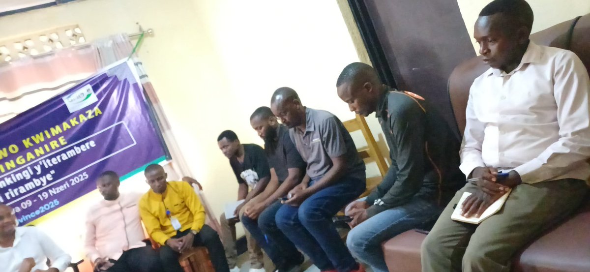 Kuwa 09/09/2025 abayobozi b'ubutugari barikumwe n'abakozi b'umurenge bakoze inama iyobowe n'umunyamabanga nshingwabikorwa Bwana #KazinguInnocent yiga ku migendekere myiza ya #GAD  ''Ihame ry’uburinganire,inkingi y’imiyoborere myiza n’iterambere ridaheza kandi rirambye”