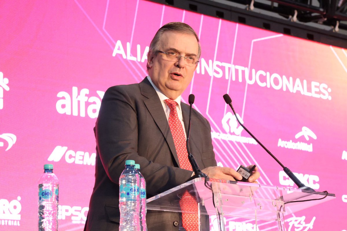 caintra_nl's tweet photo. Agradecemos la presencia y palabras del Secretario de Economía @SE_mx , Marcelo Ebrard @m_ebrard, en la #ExpoPymeCAINTRA. 🇲🇽🤝🇺🇸

En su mensaje en la ceremonia de inauguración de Expo PyME 2025 destacó la labor en las negociaciones bilaterales de comercio con Estados Unidos, un tema crucial para la competitividad de nuestras empresas. Desde CAINTRA, reafirmamos nuestro compromiso de colaborar para fortalecer la integración económica y generar más y mejores oportunidades.

#ComercioExterior #MéxicoEstadosUnidos #Economía