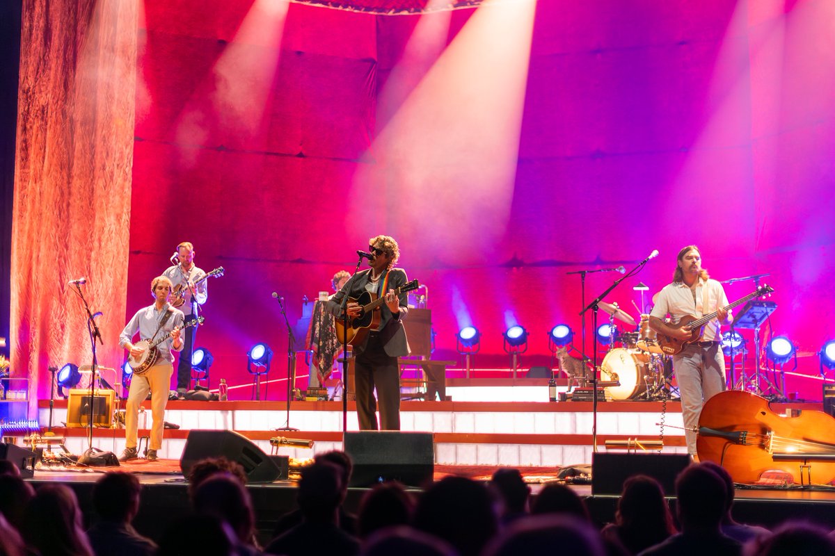 TheFoxTheatre's tweet photo. We could go "On & On & On" about @Caamp's sold-out show last Friday night! Relive the memories, then find your next Fox moment at the link in bio. | Photos by @photorushin #caamp #indiefolk #concertrecap #atthefox #foxtheatreatlanta https://t.co/lpe8zUXjQn