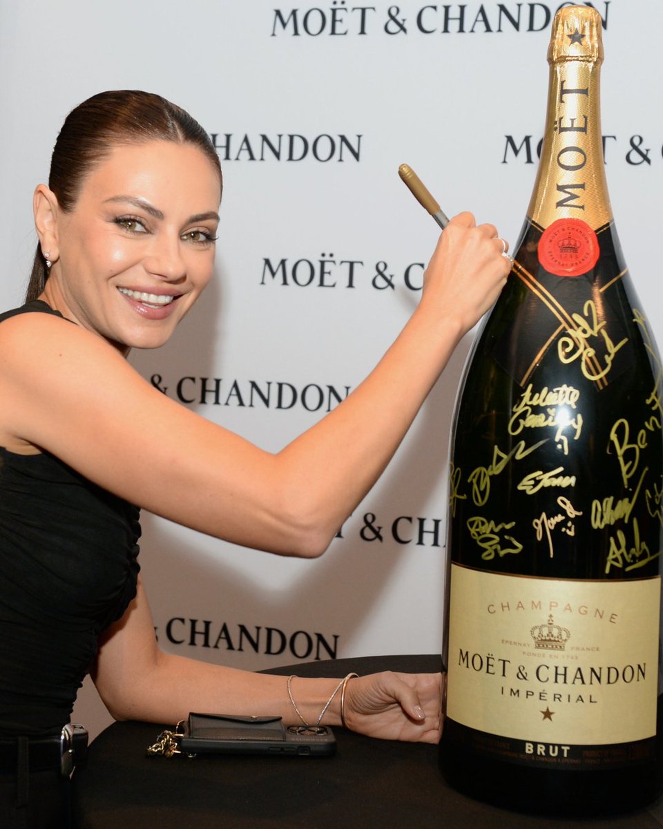 TheWrap's tweet image. The one-of-a-kind bottle will be auctioned with proceeds supporting #TIFF’s ‘Transform Together’ campaign, empowering diverse voices, nurturing the next generation of filmmakers and strengthening community connections through film.

🍾 @moetchandon
#ToastWithMoet #MoetChandon