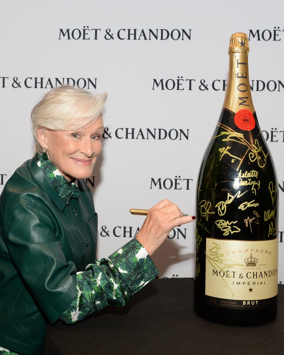 TheWrap's tweet image. The one-of-a-kind bottle will be auctioned with proceeds supporting #TIFF’s ‘Transform Together’ campaign, empowering diverse voices, nurturing the next generation of filmmakers and strengthening community connections through film.

🍾 @moetchandon
#ToastWithMoet #MoetChandon