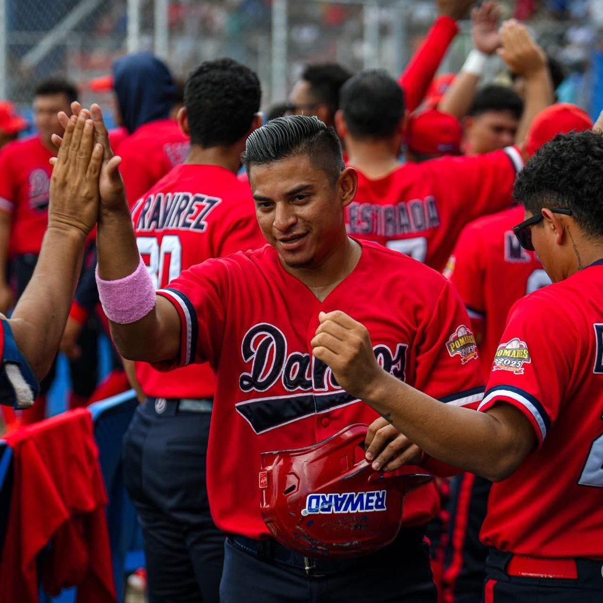 PLOMO1979 (@plomo19792) on Twitter photo Los Dantos vencen 6 - 1 a Los Tigres de Chinandega, logrando empatar 1-1 la serie en las semifinales.⚾️🏟️🇳🇮
#Nicaragua
<a href="/VivaNicaragua13/">Viva Nicaragua</a> <a href="/el19digital/">El 19 Digital</a> <a href="/Canal2Nicaragua/">Canal 2</a> <a href="/Canal4Ni/">Canal 4 Nicaragua</a> <a href="/nuevaya/">La Nueva Radio YA</a> Los Dantos vencen 6 - 1 a Los Tigres de Chinandega, logrando empatar 1-1 la serie en las semifinales.⚾️🏟️🇳🇮
#Nicaragua
<a href="/VivaNicaragua13/">Viva Nicaragua</a> <a href="/el19digital/">El 19 Digital</a> <a href="/Canal2Nicaragua/">Canal 2</a> <a href="/Canal4Ni/">Canal 4 Nicaragua</a> <a href="/nuevaya/">La Nueva Radio YA</a>
