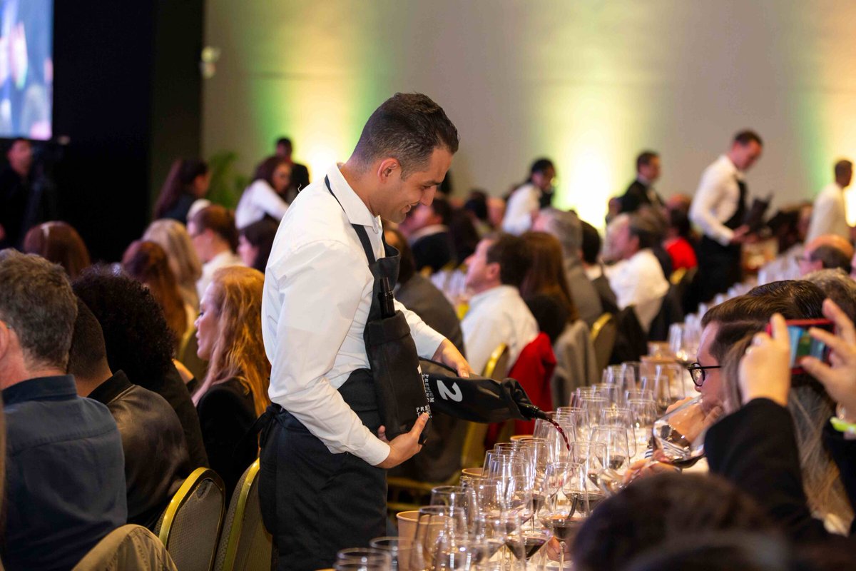 Premium Tasting tweet media