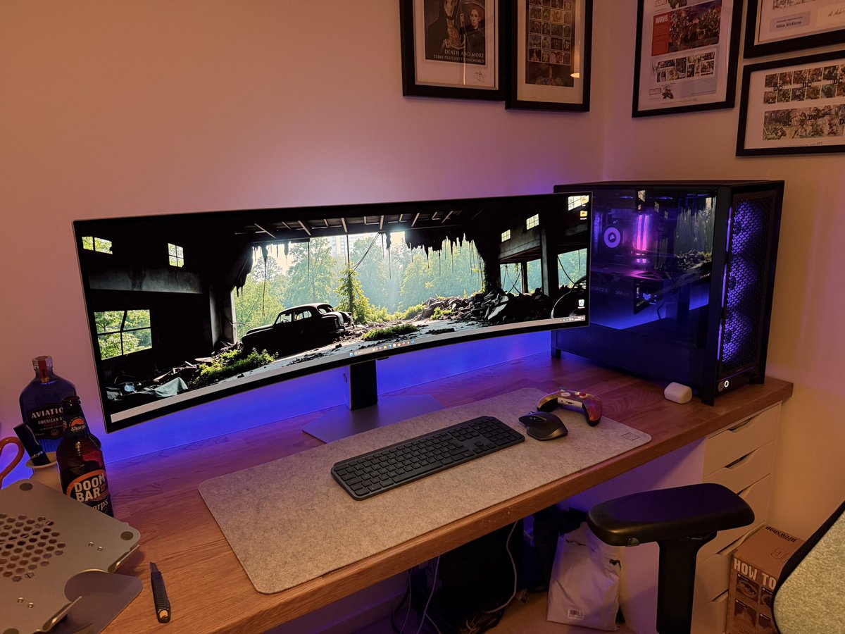 Might never leave this room again. Wide boy!!