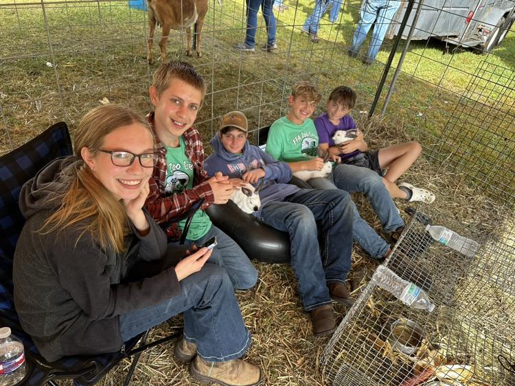 HBRMS429's tweet photo. Hinckley- Big Rock FFA is still looking for students to volunteer at the Big Rock Plowing Match Petting Zoo!! There is a sign up on the FFA Google Classroom or you can email Ms. Zoey Dye at zdye@hbr429.org. https://t.co/KNmMLlzIjS