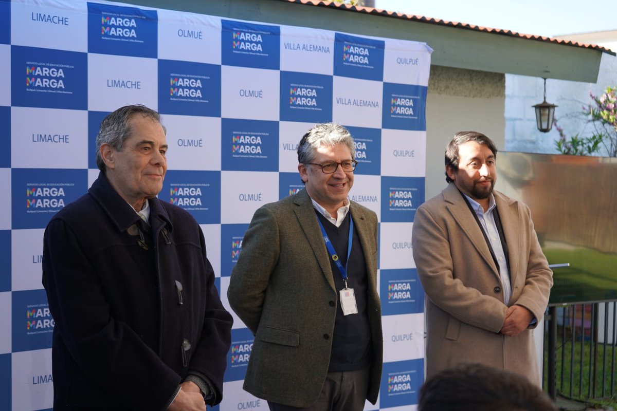 EduPublicaCL's tweet photo. 📍#DEPenTerreno | Equipos de nuestra dirección, encabezados por el director Rodrigo Egaña, se desplegaron en #MargaMarga para reunirse con las alcaldías de Quilpué, Villa Alemana, Limache y Olmué, así como con las y los funcionarios del SLEP Marga Marga (@edu_margamarga). https://t.co/HrMDzCKY9Z