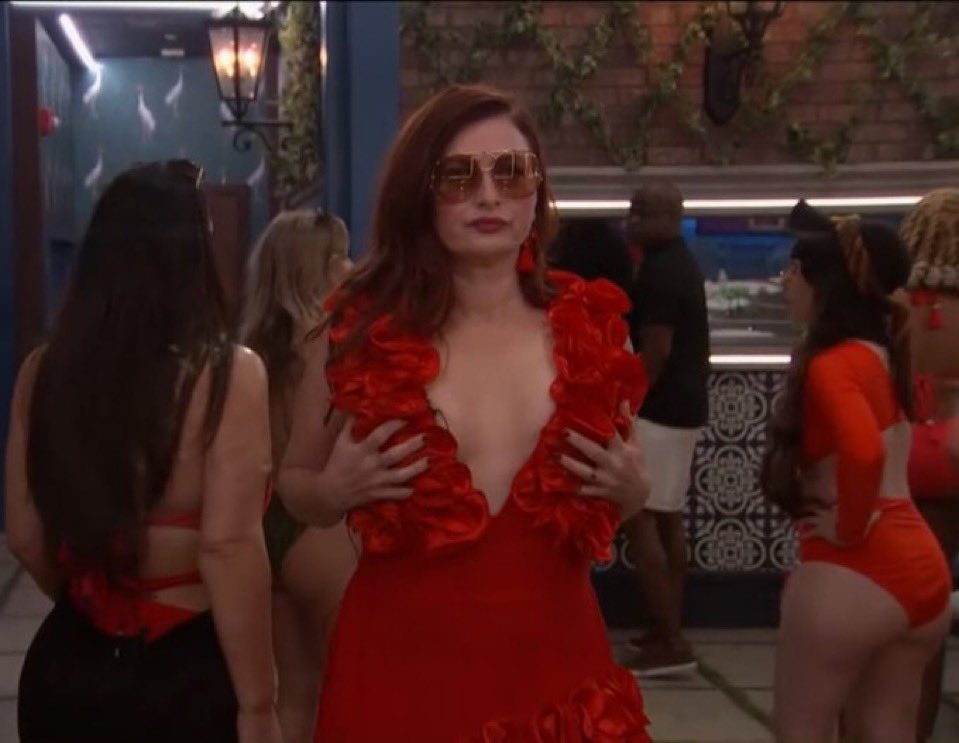 And if Rachel was a man they NEVER would’ve let her game end like this #BB27