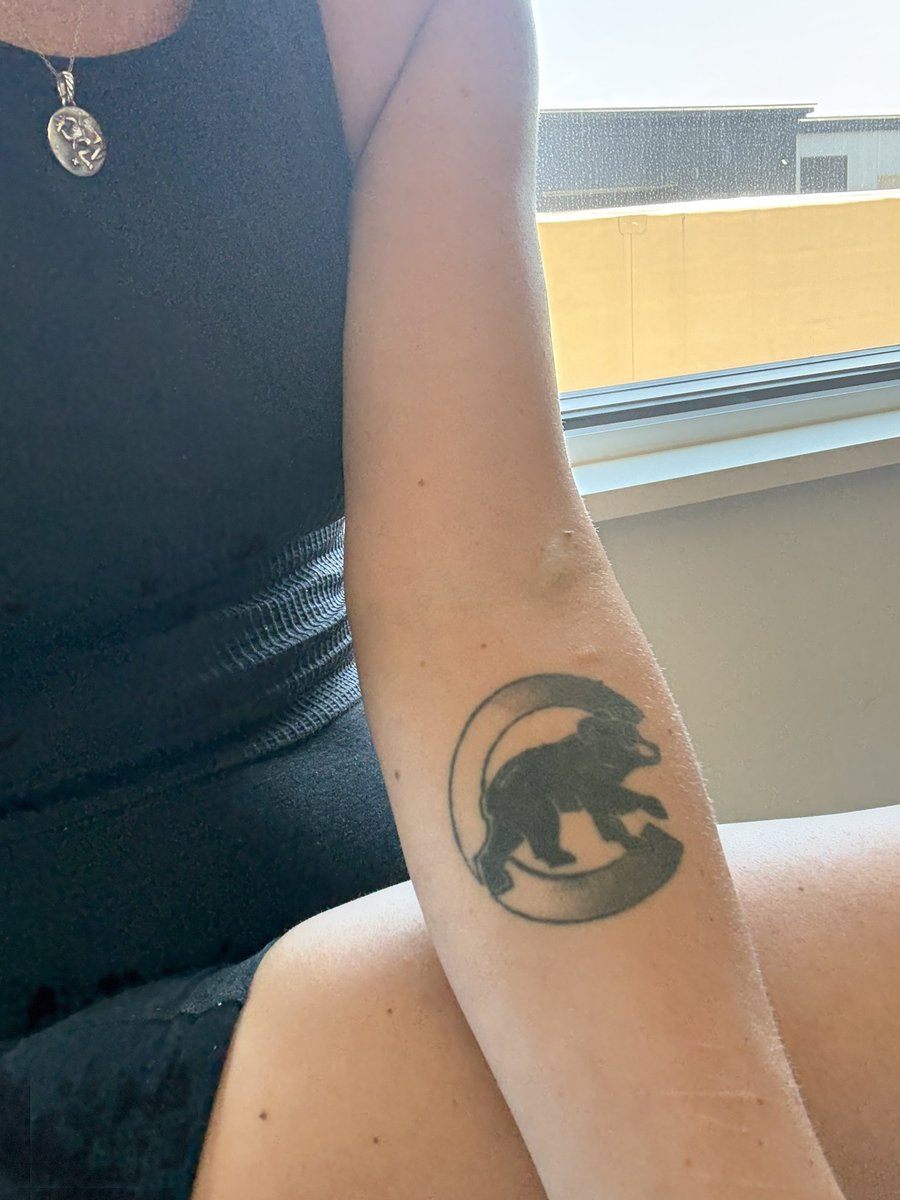 Aubsnroses's tweet image. @WatchMarquee 

Committed for life—8 years married and Cubs tattoos to prove it 💙❤️ Sitting in 131/row5/seat5 tonight @WatchMarquee … think we can score a signed cubs ball for the anniversary? - Josh &amp;amp; Aubrey ⚾️ #CubsFans