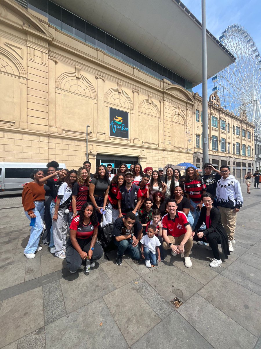 A juventude de Madureira colou no AquaRio pra um mergulho de aprendizado e cultura! 

Cerca de 40 jovens viveram de perto a experiência do universo marinho e saíram cheios de histórias pra contar.