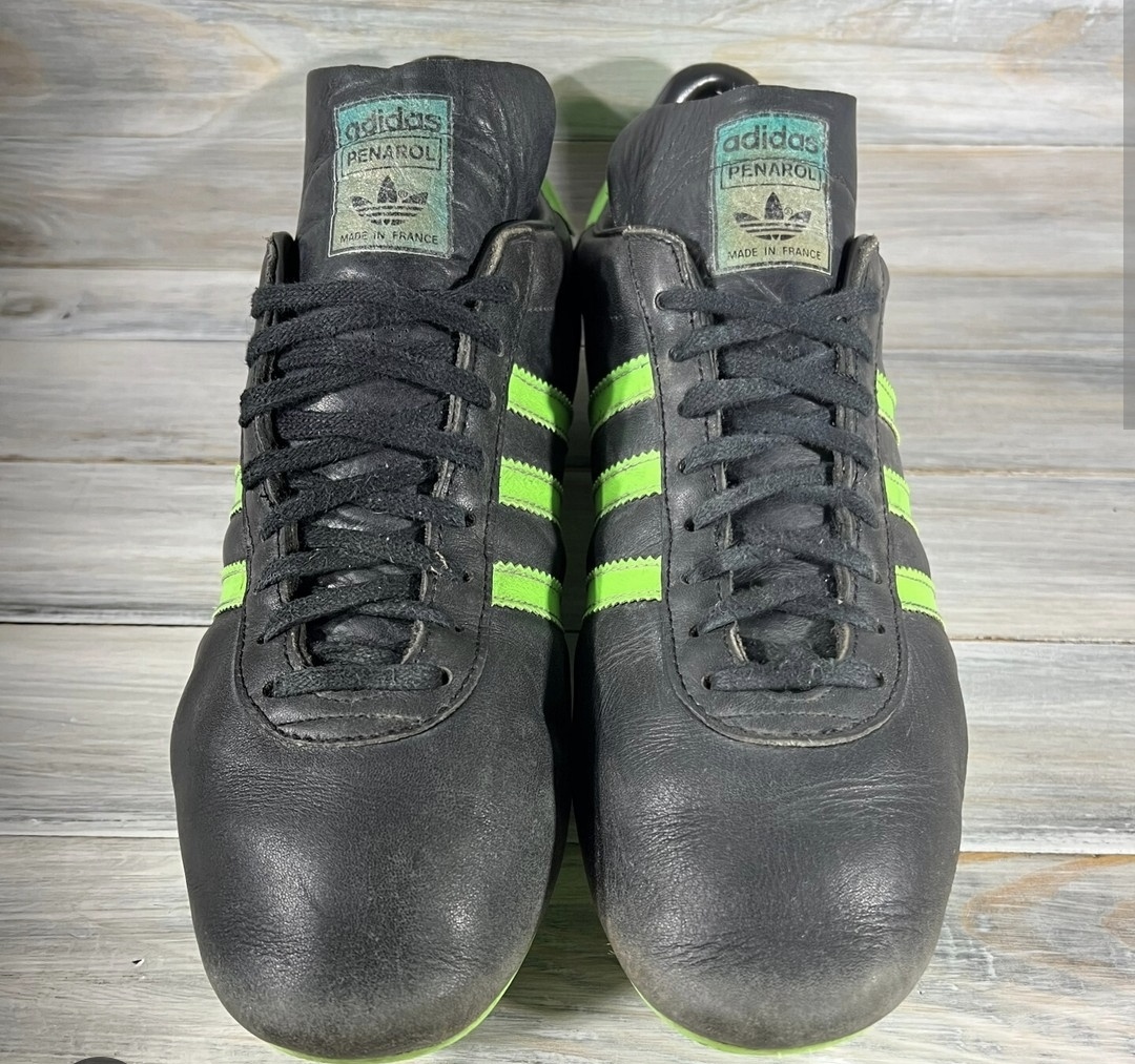 LodeonCAP's tweet image. Sabías que en los años 70' adidas sacó una línea de botines llamados Peñarol ?