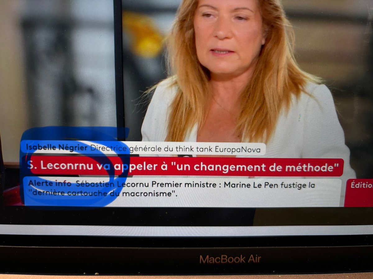 K6Fatale's tweet photo. Bravo le mec il est déjà identifié 😂😂😂😂 comme Monsieur Lecon…rnu #franceinfo #leconrnu https://t.co/fMb5JtmSpc