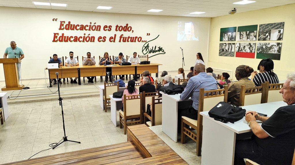 #Hoy el equipo de trabajo presidido por la Viceministra <a href="/AAB_Cuba/">Alicia Alonso Becerra</a> visitó la <a href="/UNICACu/">Universidad de Ciego de Ávila</a> para analizar las condiciones de inicio del curso académico 2025-2026 y el avance del proyecto estratégico. Jornada provechosa de intercambio de experiencias. <a href="/FctGallardo/">@gallardo-UNICA</a>