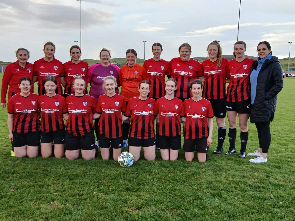 Well done to our Ladies Team who secured a runners up spot in the League last night with a 6-1 victory over Letterkenny Rovers Ladies. A hatrick apiece from Siobhan Sweeney and Hannah Shiels the goals. 
This was our 1st year back in Ladies Football in a few years 👍👍❤️🖤