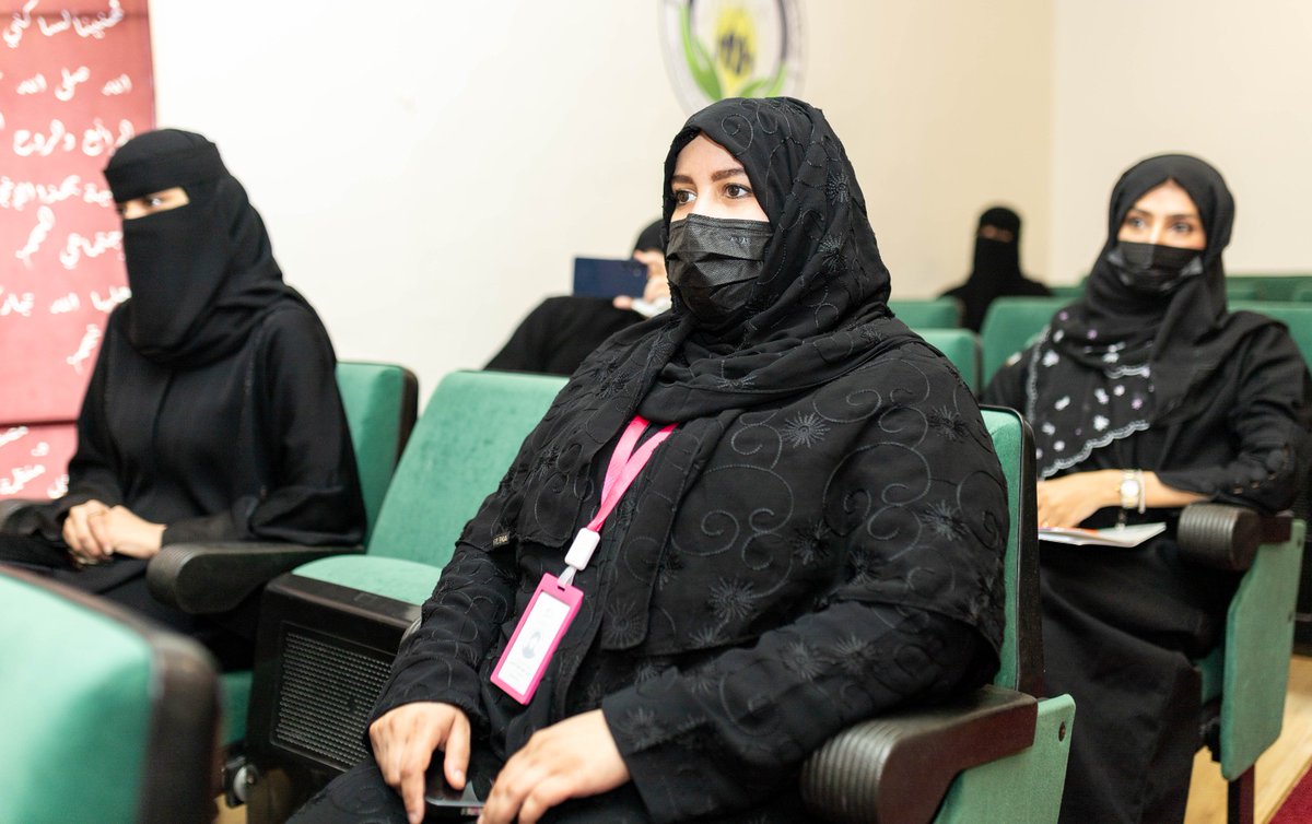 ahyahama's tweet photo. نظّمت #جمعية_أحياها لرعاية مرضى #السرطان ورشة عمل بعنوان (مهارات التواصل الفعّال للجمعيات الصحية غير الربحية) والتي قدَّمها مدير إدارة الإبداع والابتكار في تجمع #المدينة_المنورة الصحي @med_cluster مدرب المدربين أ/عبدالرحمن العروي @rahmanalerwi https://t.co/qt1WjZPraj