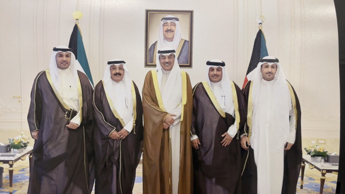 modawna_dasman's tweet photo. المحامي ثامر البذالي :- 
تشرفنا بلقاء صاحب السمو  أمير البلاد الشيخ مشعل الأحمد الصباح حفظه الله ورعاه، حيث أستمعنا إلى نصائحه السديده وتوجيهاته الكريمه التي نعتز بها و منارةً لنا ، مؤكدين لسموه اننا عونًا وسندًا له ،كما تشرفنا بلقاء سمو ولي العهد الشيخ صباح الخالد.
@TkKuwait https://t.co/tSoVUU9gUO