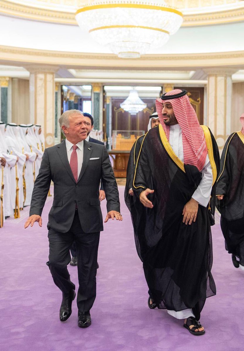 تلقى صاحب السمو الملكي الأمير محمد بن سلمان بن عبدالعزيز آل سعود ولي العهد رئيس مجلس الوزراء، اتصالًا هاتفيًا اليوم، من جلالة الملك عبدالله الثاني ابن الحسين ملك المملكة الأردنية الهاشمية.
 وجرى خلال الاتصال بحث الهجوم الإسرائيلي الغاشم والانتهاك السافر لسيادة دولة قطر الشقيقة.