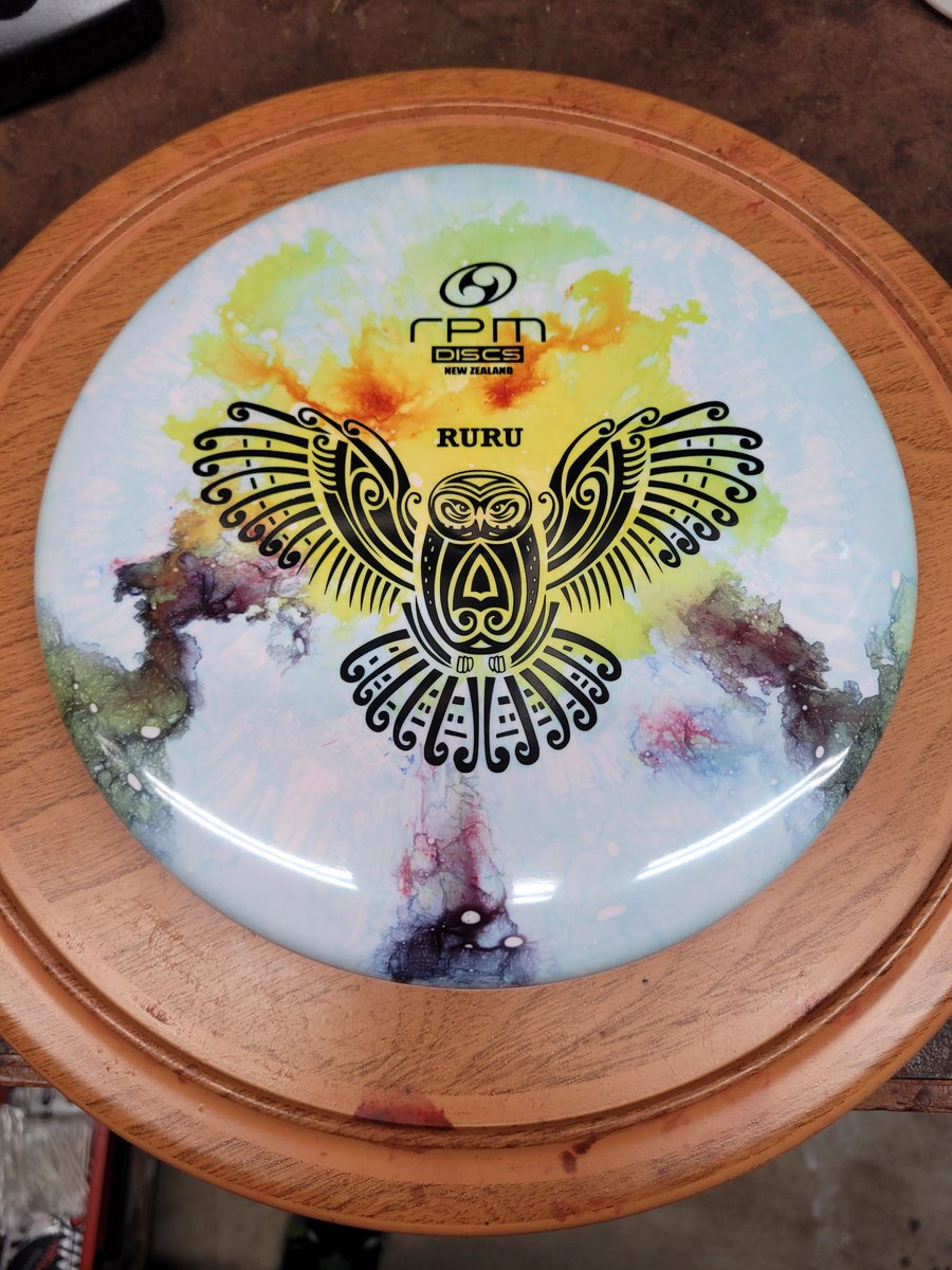 VooDooDyes's tweet photo. One of my new favorites! My expectations were baseline when I laid the disc on the dye bed. I was floored when I rinsed it off 24 hours later. 

RPM Ruru, Atomic plastic, light pink base. Turquoise, dandelion, burnt sienna, and gun metal dyes.

#discdyeing #discgolf #VooDooDyes https://t.co/be0RbYx9jv