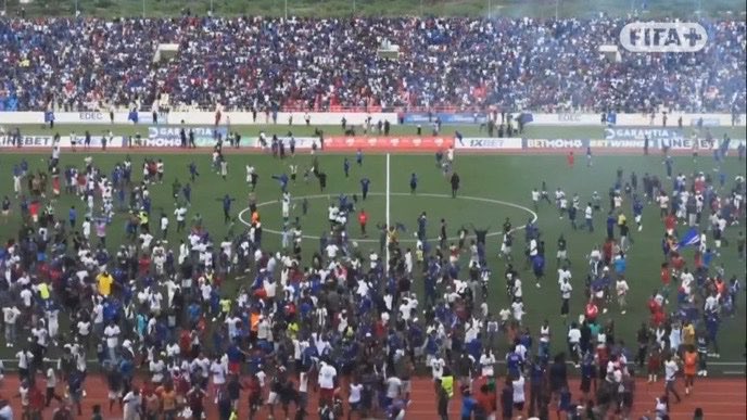 AfricaFactsZone's tweet photo. Cape Verdean fans storm the pitch, after they beat Cameroon.

They are set to qualify for their first FIFA World Cup. They are in first place in Group D with 19 points.

They need just one more win.

The country has a population of only 596,000 people. https://t.co/xX8K6o8T3w