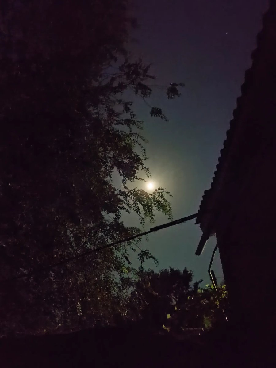 2212dp's tweet photo. Марс (Красная Луна) Днепр 7.09.2025

Полное лунное теневое затмение 🌛🌚🌔

#Украина  #Космос #Осень2025 https://t.co/e2LcUAjCMo