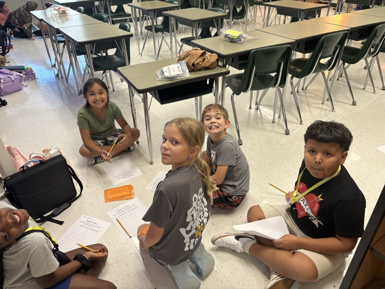 GriffisElem's tweet photo. Understanding point of view in literature can be tricky for students—but when we bring in games, it becomes interactive, memorable, and fun! We're having fun in Mrs. Nordin &amp; Mrs. Poteet's Fox time! https://t.co/3pkTGpVrcS