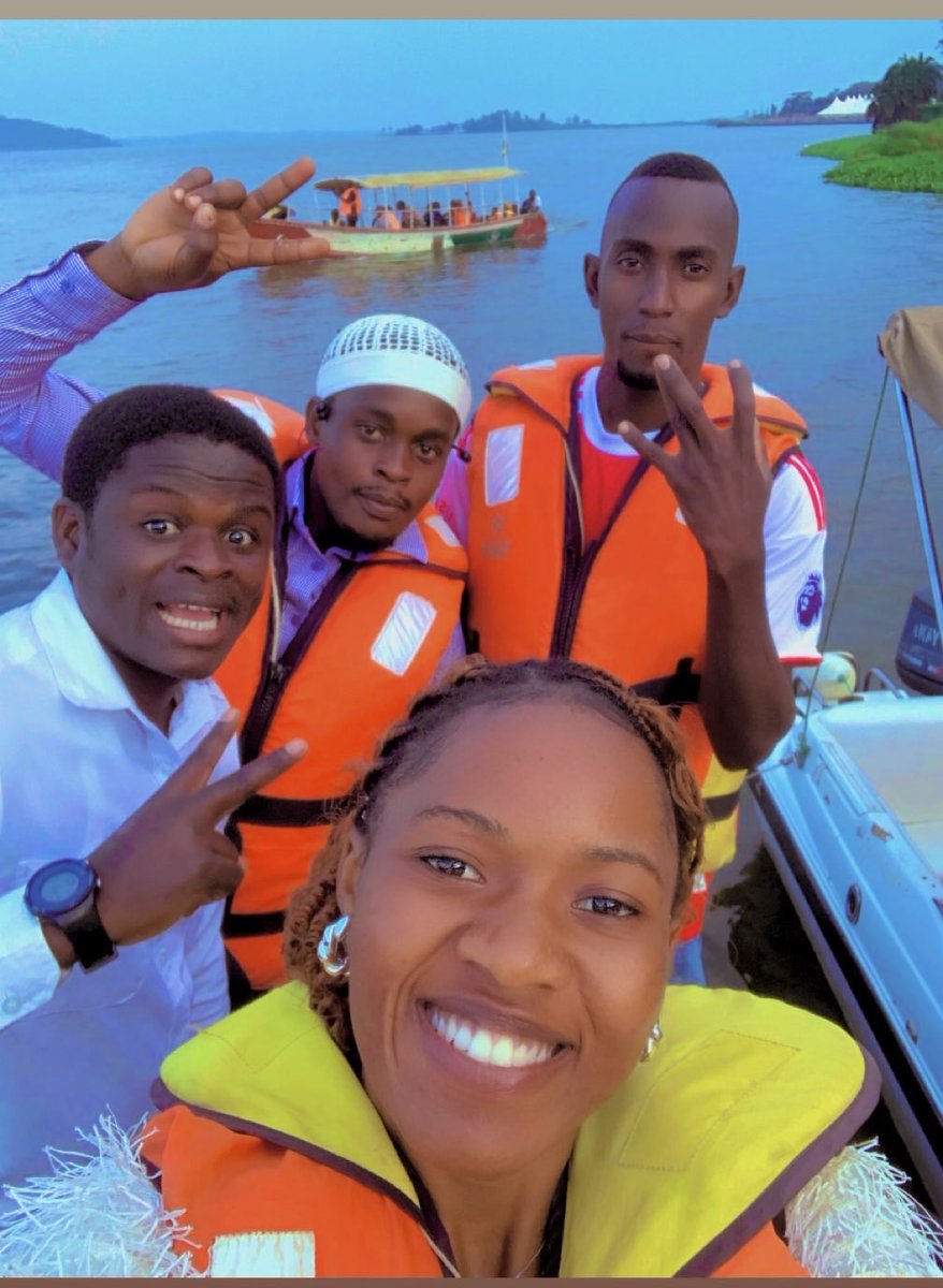 Rct_Kansanga's tweet image. 💥 Fish Day Out = SUCCESS! 
Members showed up, enjoyed to the fullest, and we sealed the day with an amazing boat cruise 🚤🌊💫

#ServewithFun #Itstimetojoinrotaract 
#FishdayOut