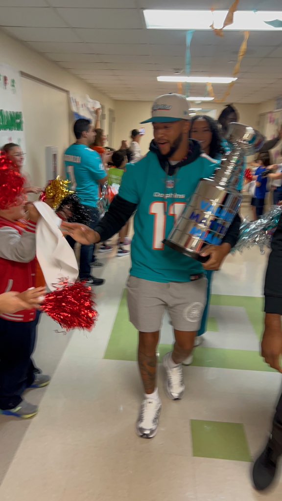 Student Services tweet media