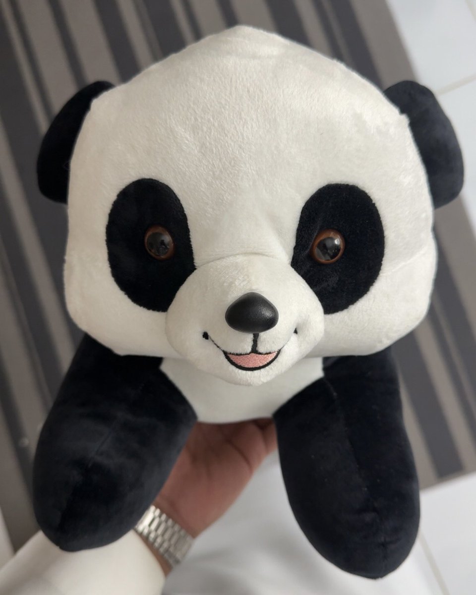 اليوم أبدأ عام جديد من عمري، اللهم اجعله عام خير وسعادة وتحقيق أمنيات.