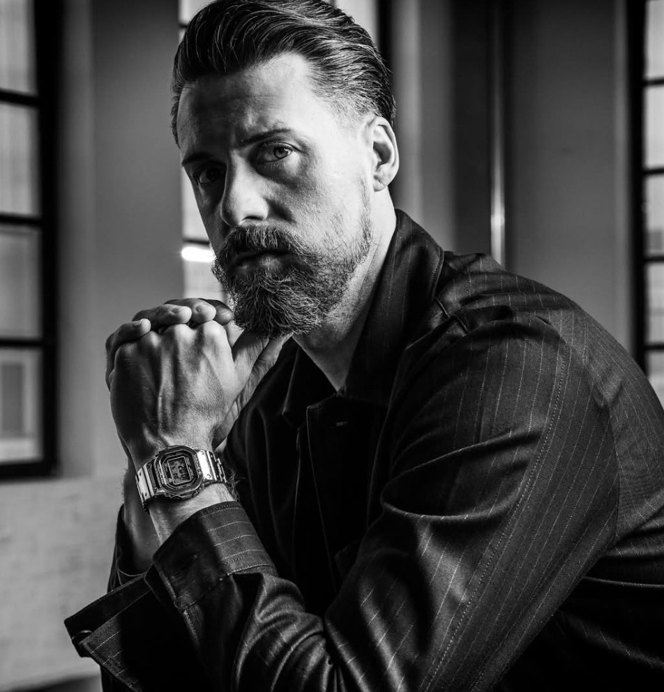 der Blick bevor man in der Dusche angepisst wird