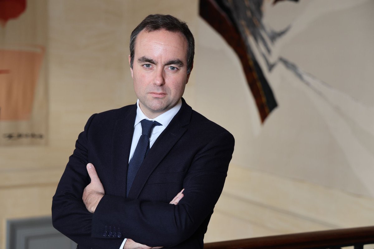 Je viens d’apprendre que les glaces LEC étaient une référence à Sébastien Lecornu 🤯