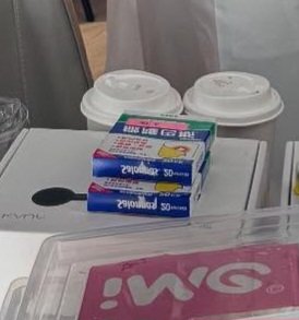 unresolvedmint's tweet photo. the salonpas 😭😭😭 https://t.co/cWKQCXuD8t